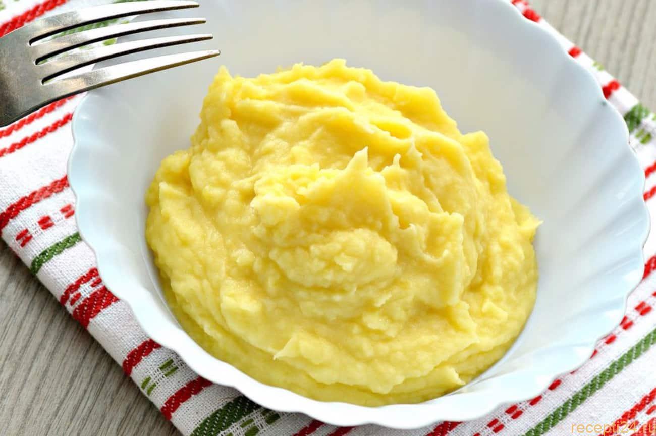 Пюре с маслом и яйцом рецепт. Толченка для пюре. Картопляне пюре. Картошка толченка с молоком. Пюре картофельное с молоком.