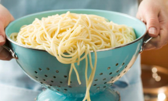 Как варить спагетти в кастрюле