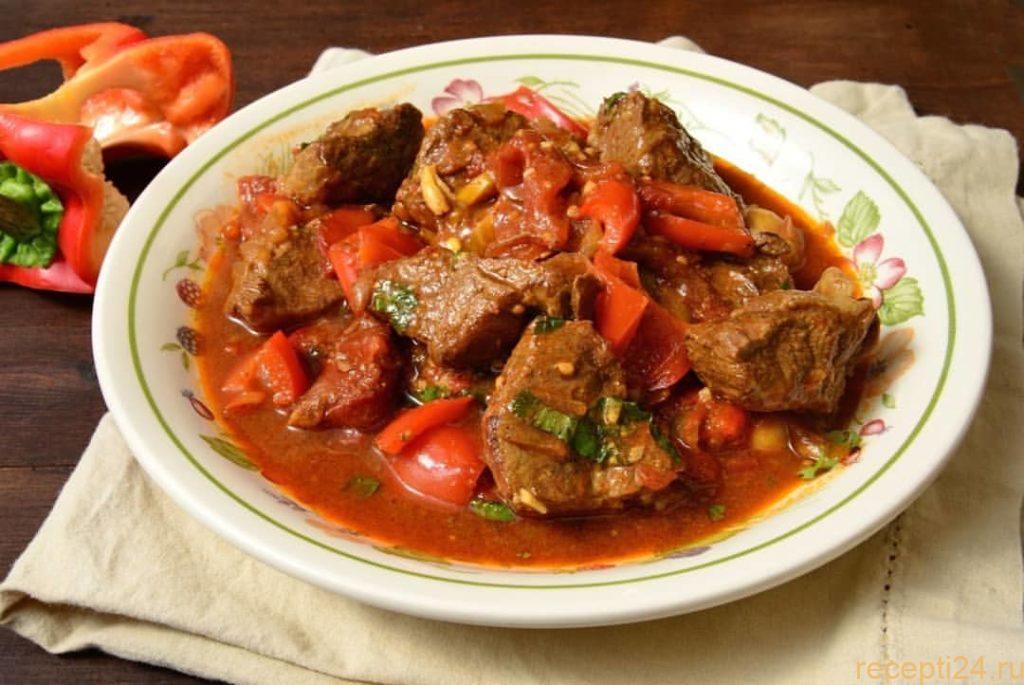 Гуляш по-венгерски классический Гуляш по-венгерски классический