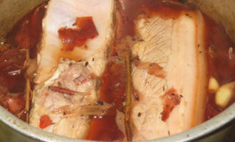 Грудинка в луковой шелухе в домашних условиях