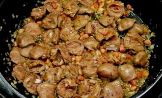 Куриные сердечки: рецепт приготовления на сковороде