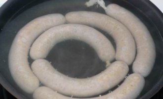 Выкладываем купаты