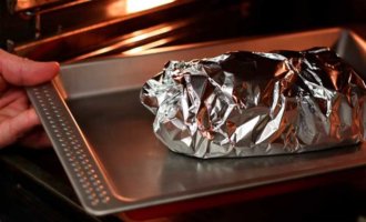 Кладем баклажаны в духовку