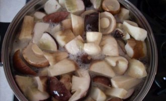 Сколько варить белые грибы