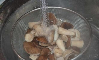 Сколько варить белые грибы