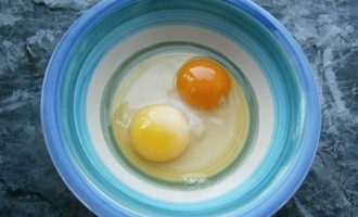 кабачки с яйцом на сковороде